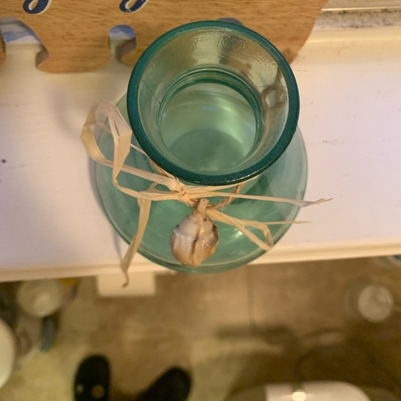 Green Glass Vase with Shell Accent - Picture 5 of 5